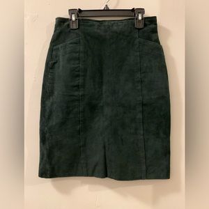 Mint condition Vintage 100% suede leather women skirt by Wilson leather size 6
